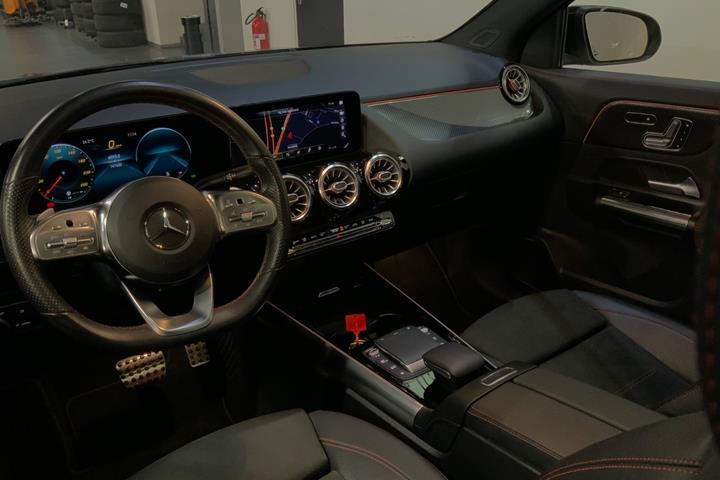 Sort Mercedes GLA220 d fra 2020