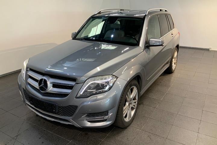 Grå Mercedes GLK220 fra 2013 set udefra