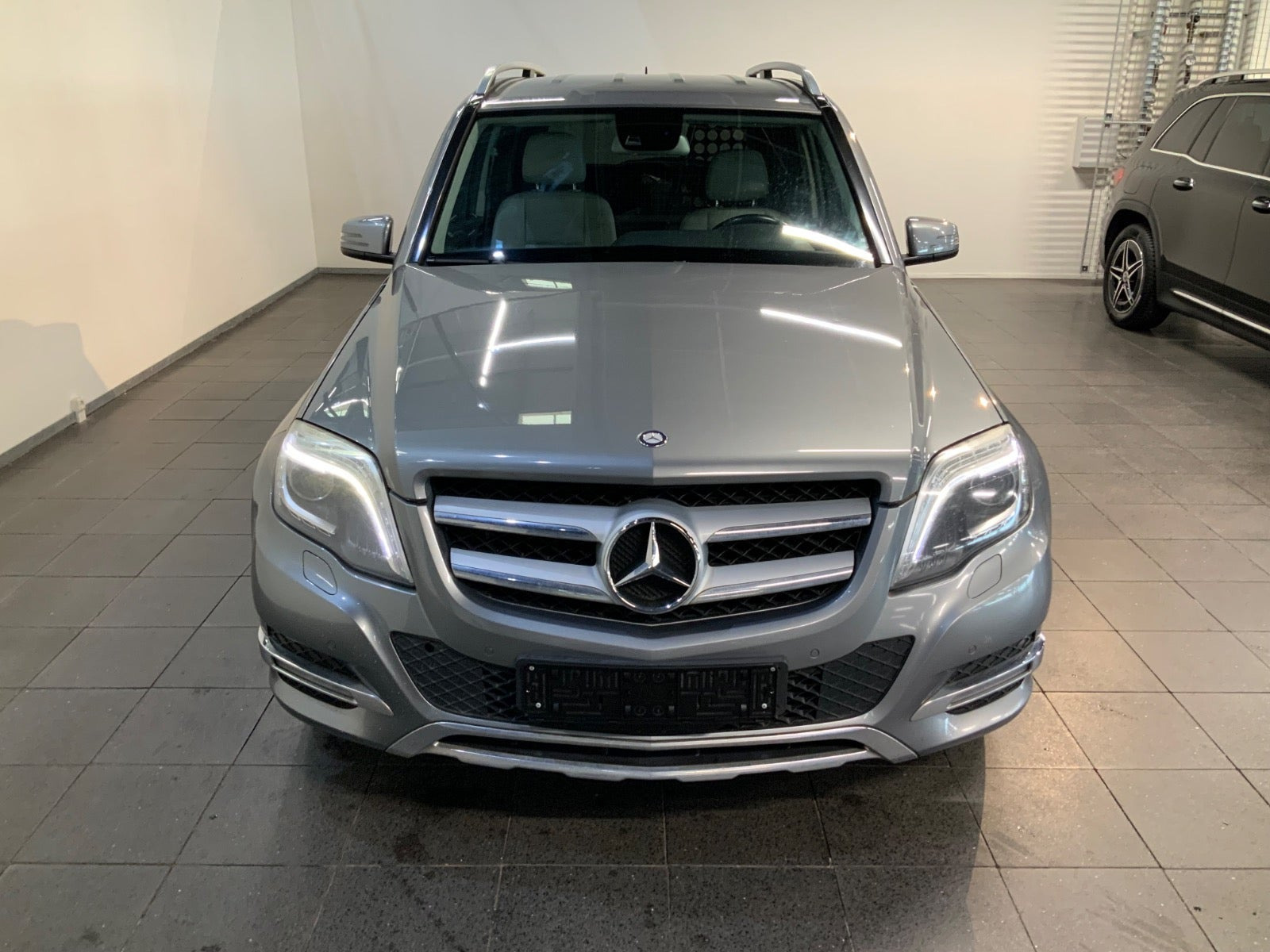 Grå Mercedes GLK220 fra 2013