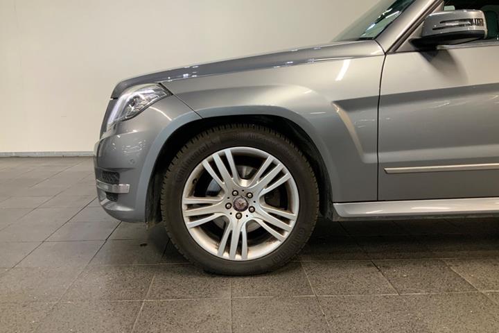 Grå Mercedes GLK220 fra 2013