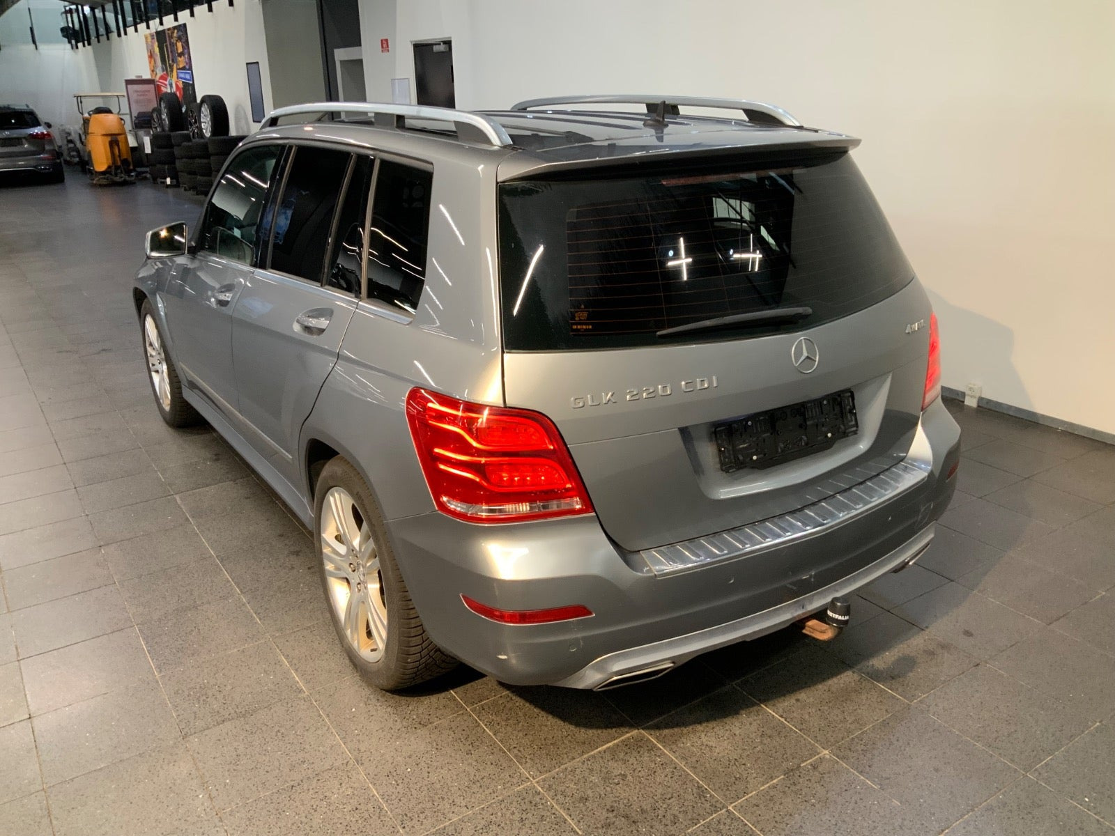 Grå Mercedes GLK220 fra 2013