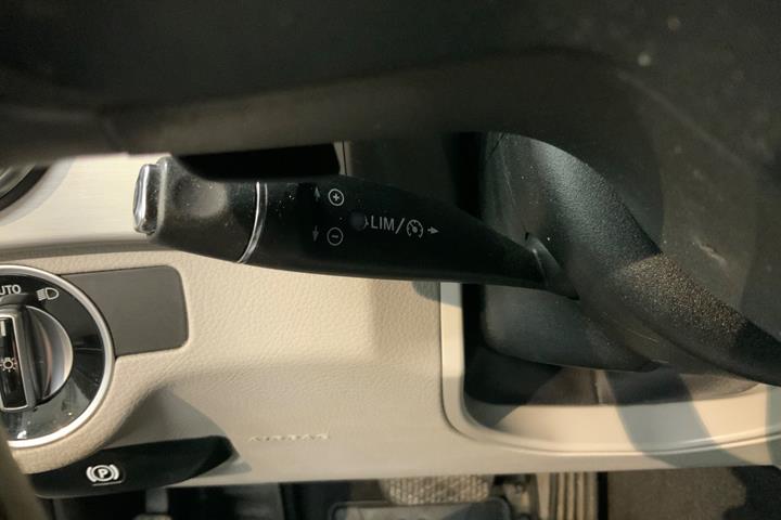 Grå Mercedes GLK220 fra 2013