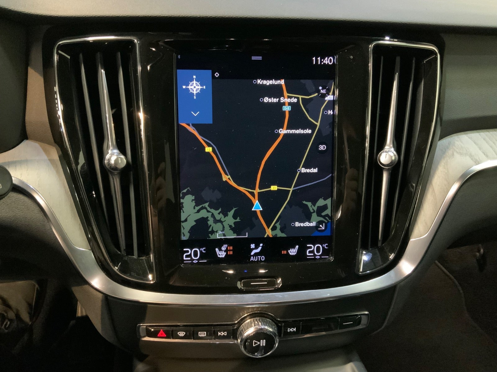 Hvid Volvo V60 fra 2021