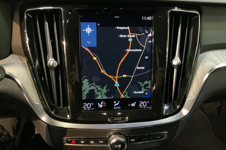 Hvid Volvo V60 fra 2021