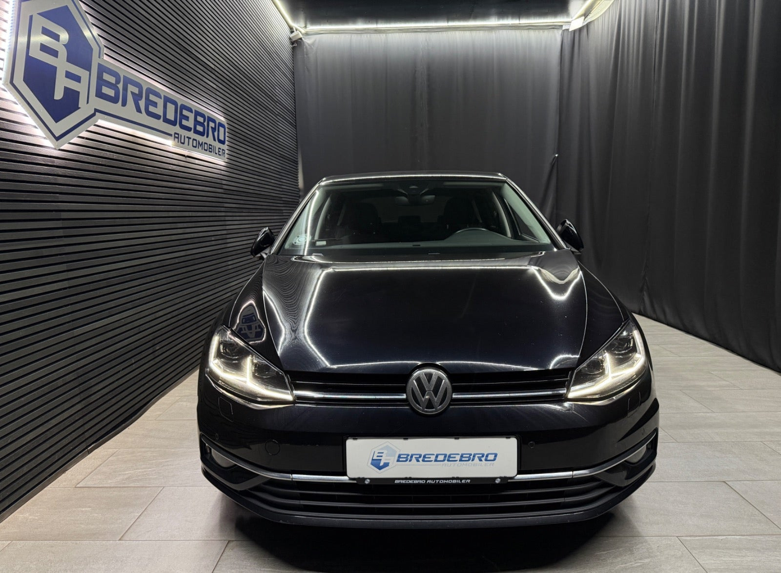 Sort VW Golf VII fra 2017