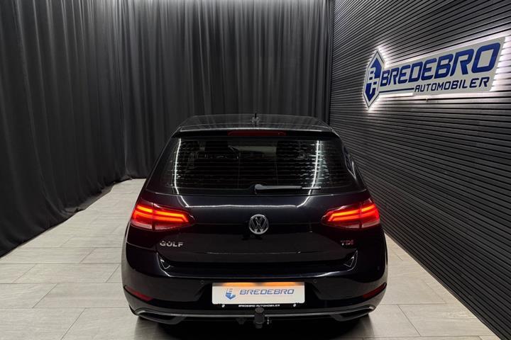 Sort VW Golf VII fra 2017