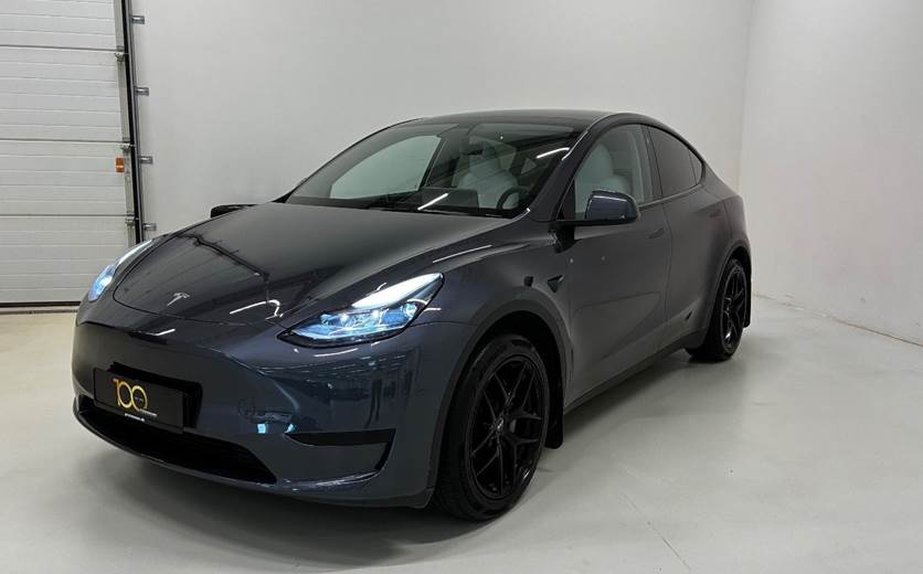 Tesla Model Y RWD