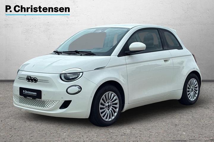 Hvid Fiat 500e fra 2023