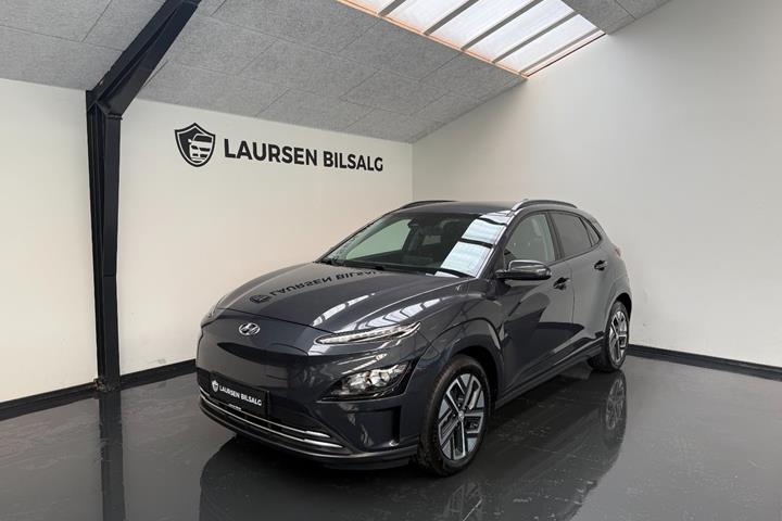 Grå Hyundai Kona fra 2022