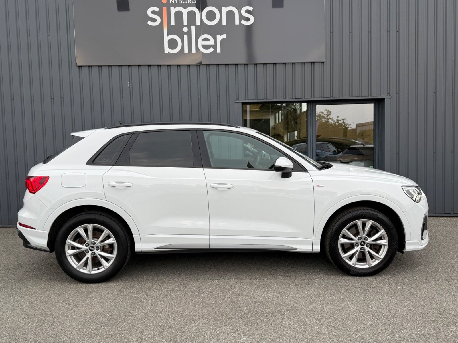 Hvid Audi Q3 fra 2021