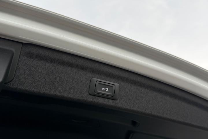 Hvid Audi Q3 fra 2021