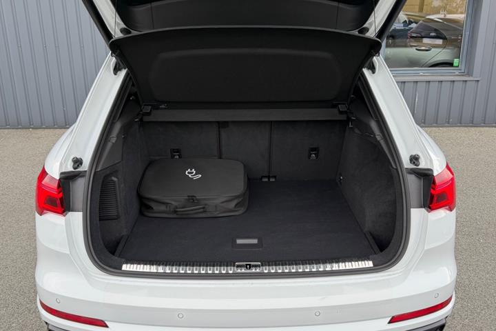 Hvid Audi Q3 fra 2021