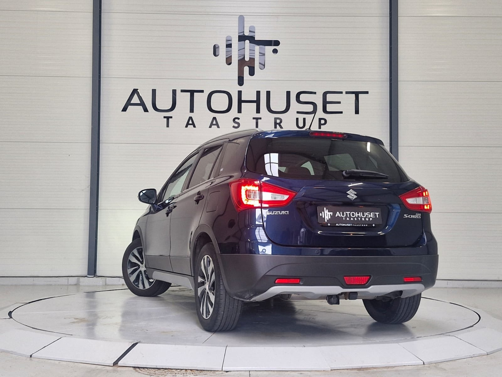 Blå Suzuki S-Cross fra 2016