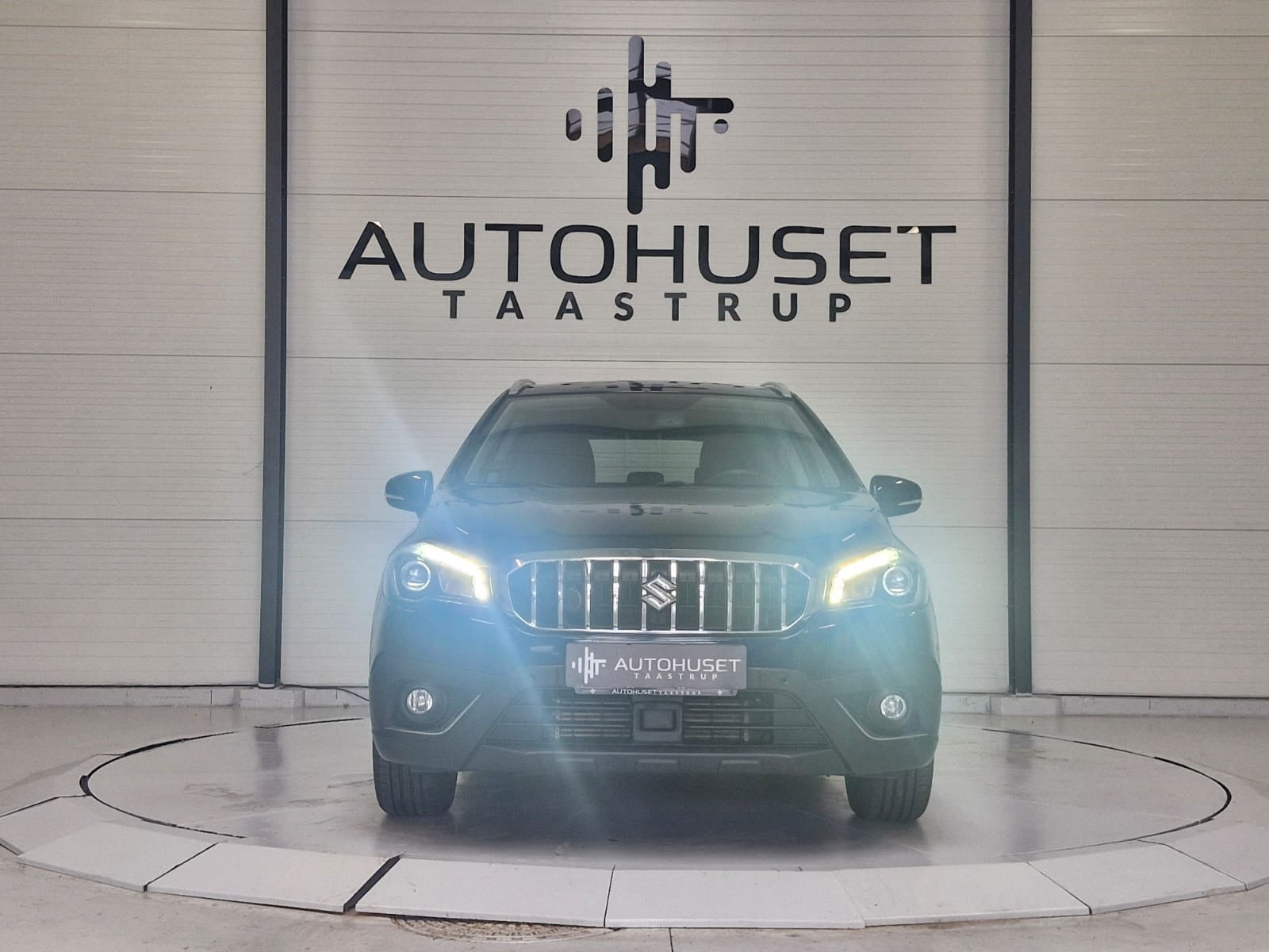 Blå Suzuki S-Cross fra 2016