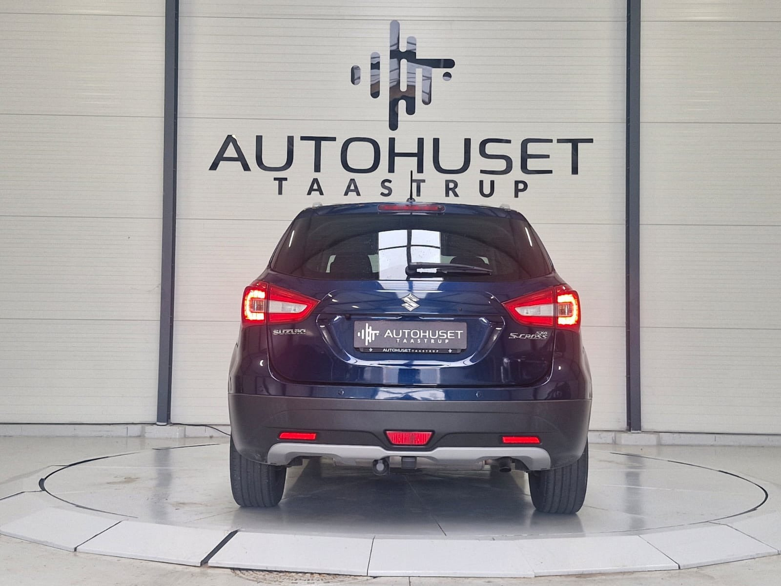 Blå Suzuki S-Cross fra 2016