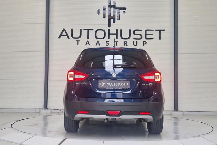 Blå Suzuki S-Cross fra 2016
