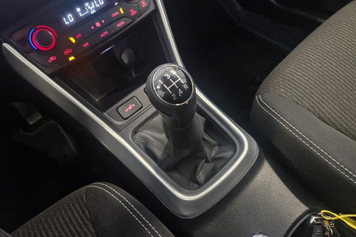 Blå Suzuki S-Cross fra 2016