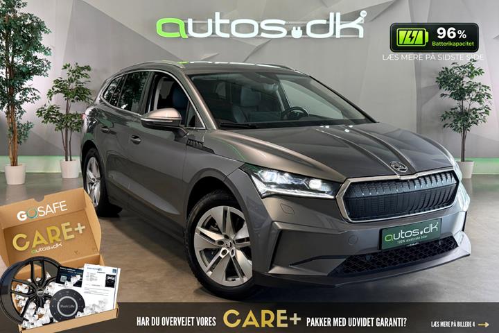 Grå Skoda Enyaq fra 2023 set udefra