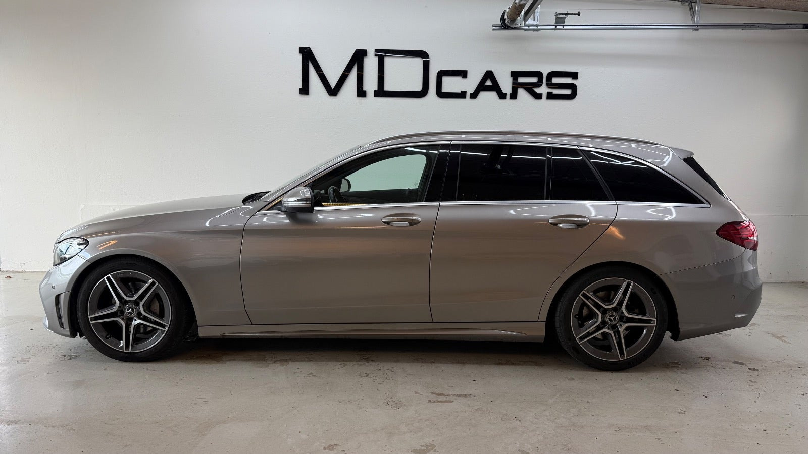 Orange Mercedes C220 d fra 2019