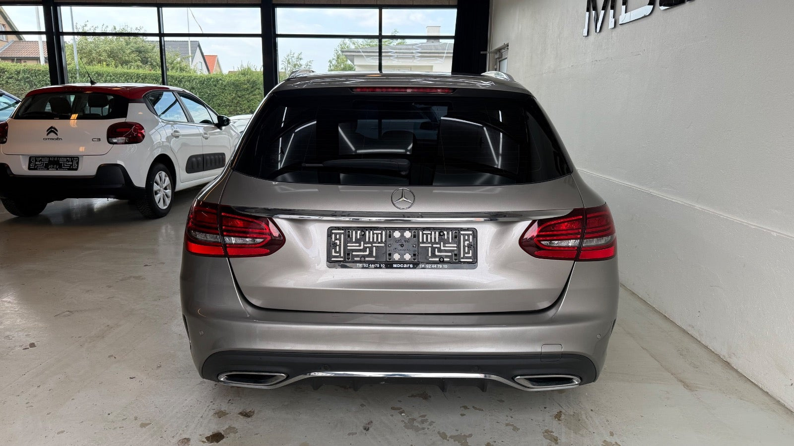 Orange Mercedes C220 d fra 2019