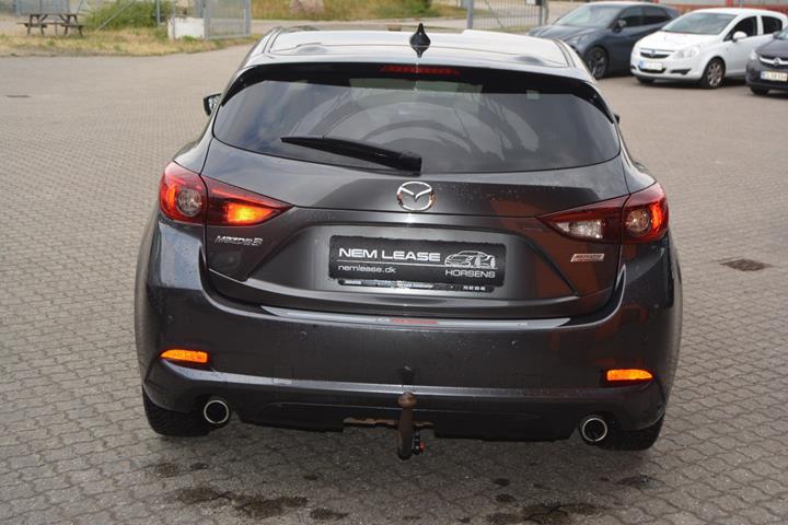 Grå Mazda 3 fra 2017