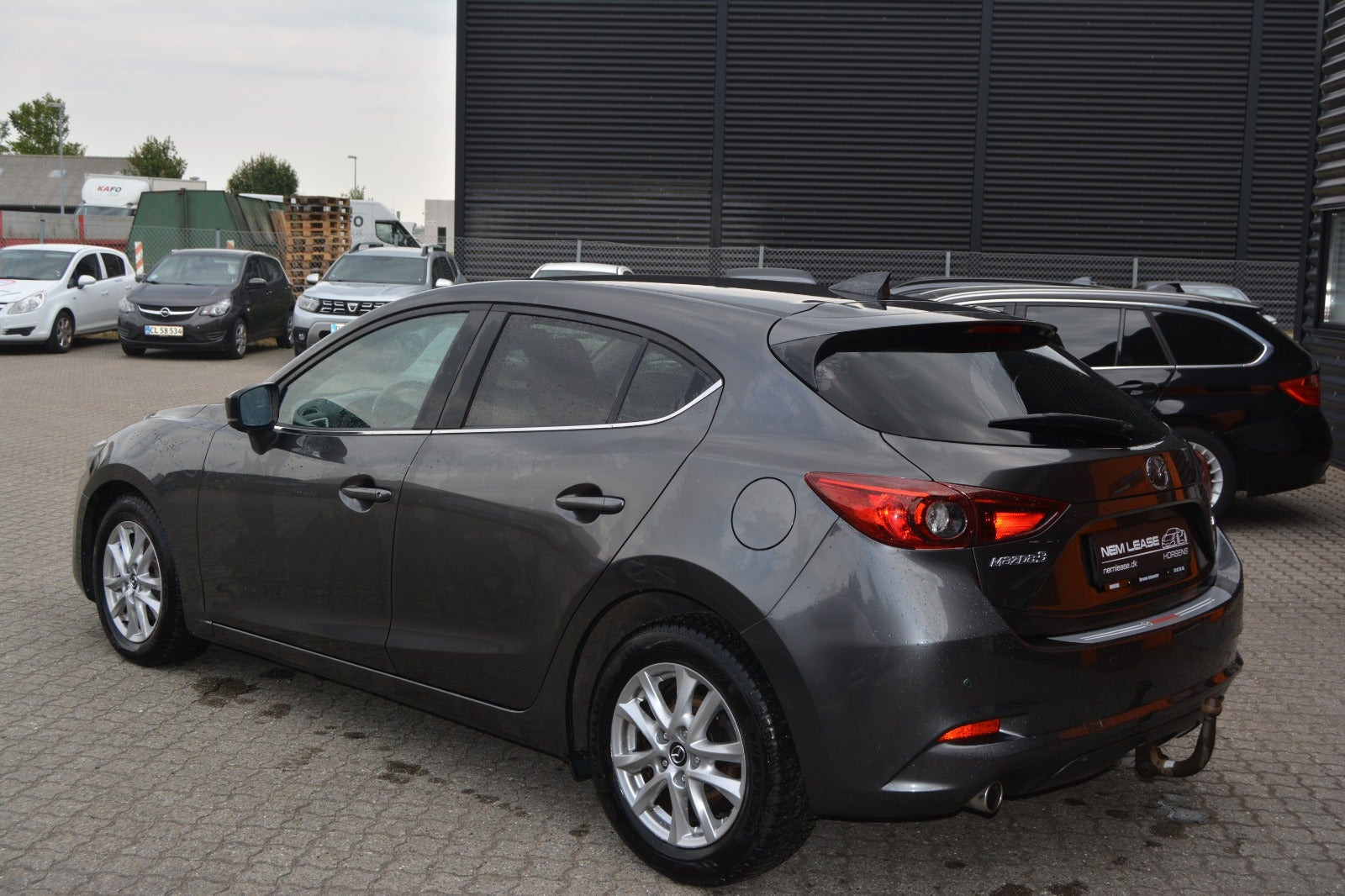 Grå Mazda 3 fra 2017