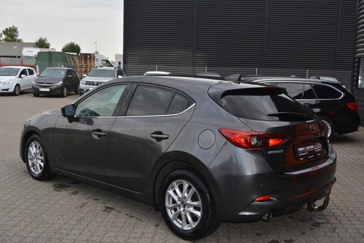 Grå Mazda 3 fra 2017