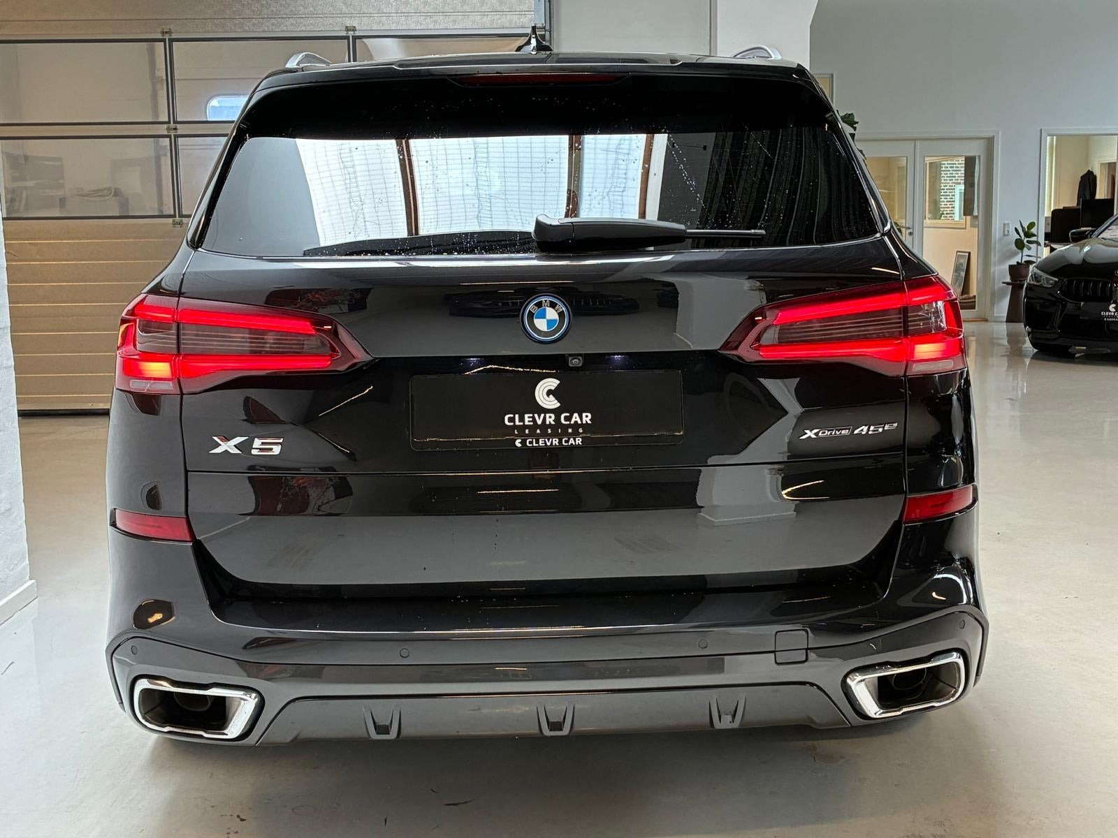Sort BMW X5 fra 2023