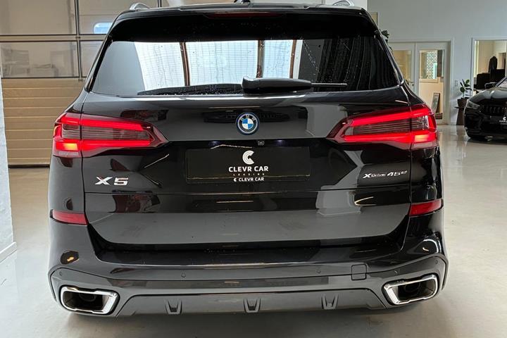 Sort BMW X5 fra 2023