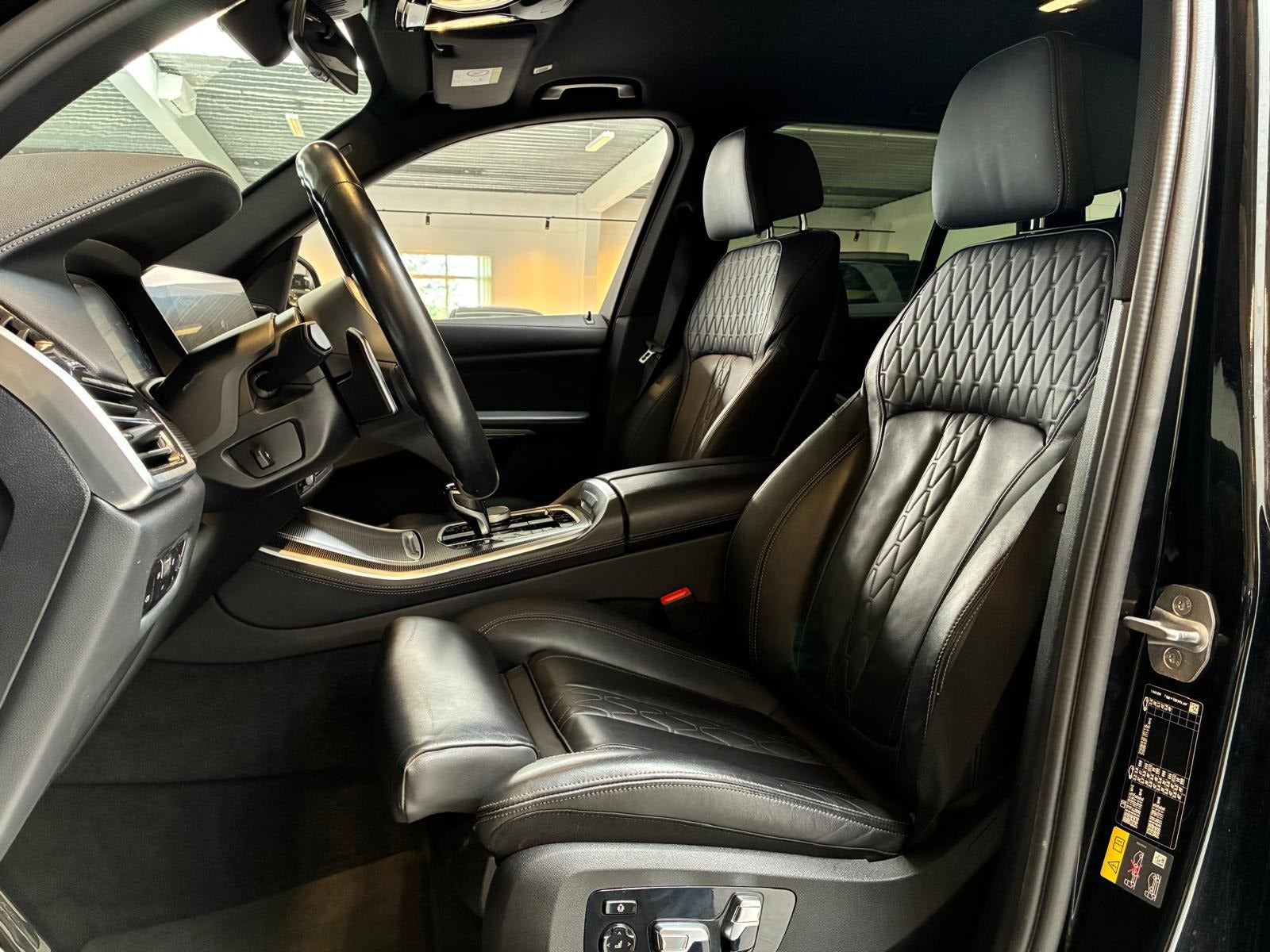 Sort BMW X5 fra 2023