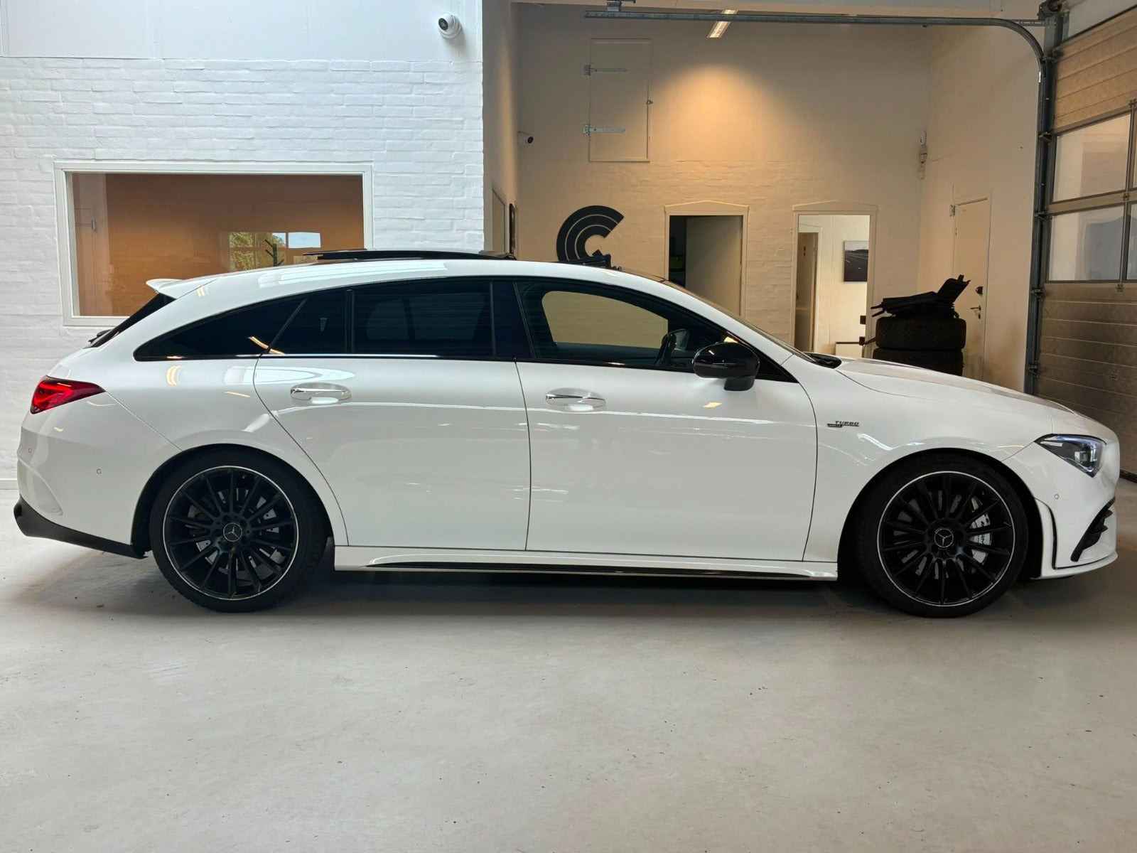 Hvid Mercedes CLA35 fra 2020