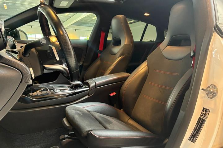 Hvid Mercedes CLA35 fra 2020
