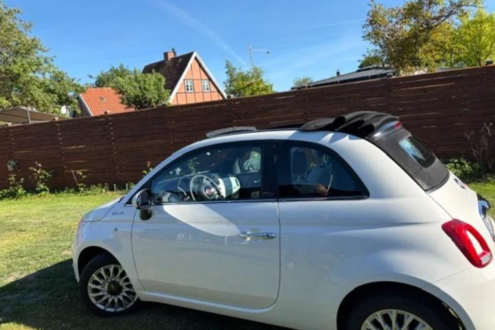 Hvid Fiat 500C fra 2023