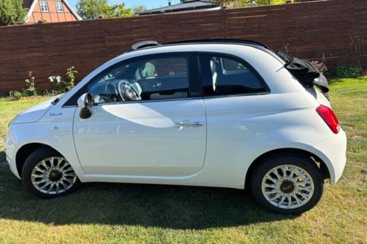Hvid Fiat 500C fra 2023