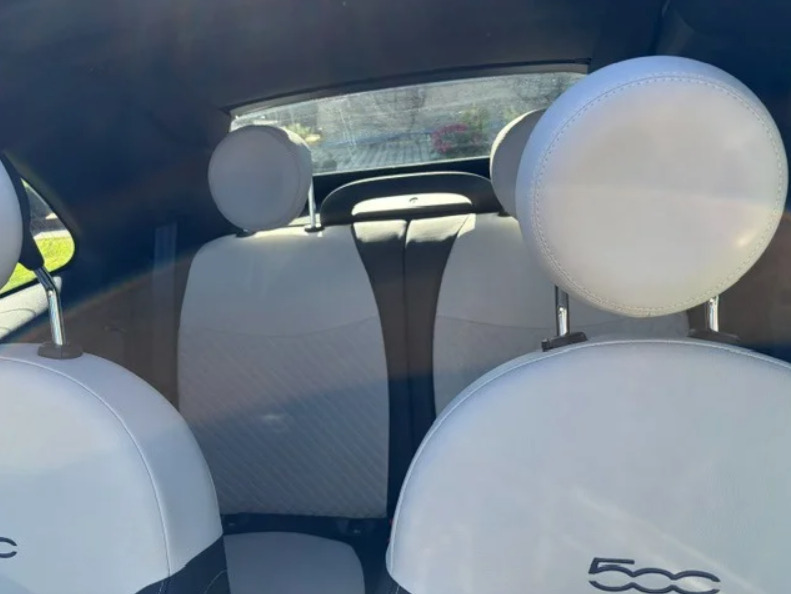 Hvid Fiat 500C fra 2023
