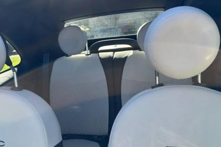Hvid Fiat 500C fra 2023