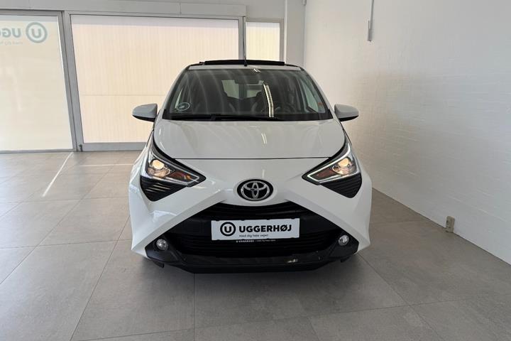 Hvid Toyota Aygo fra 2021