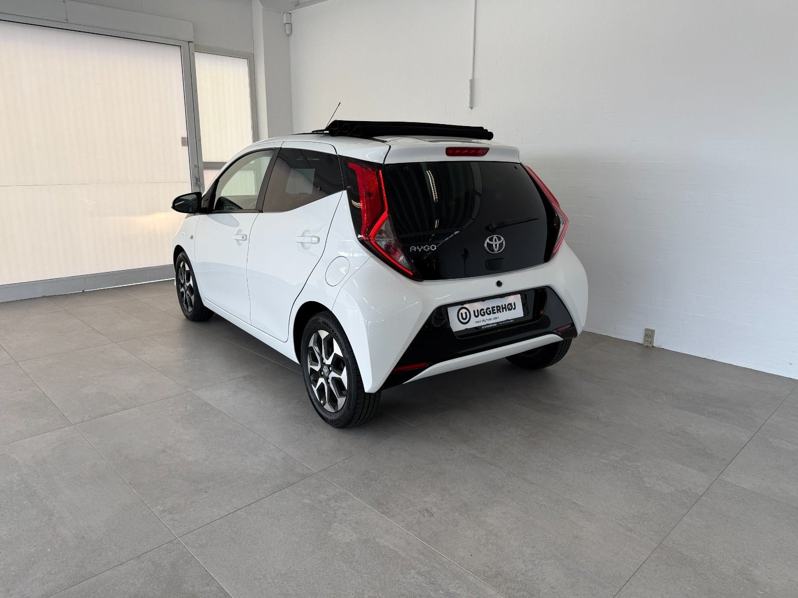 Hvid Toyota Aygo fra 2021