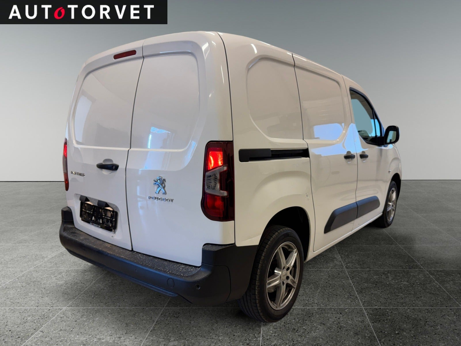 Hvid Peugeot Partner fra 2020