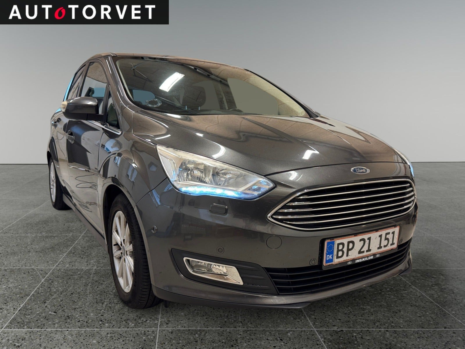 Grå Ford C-MAX fra 2017