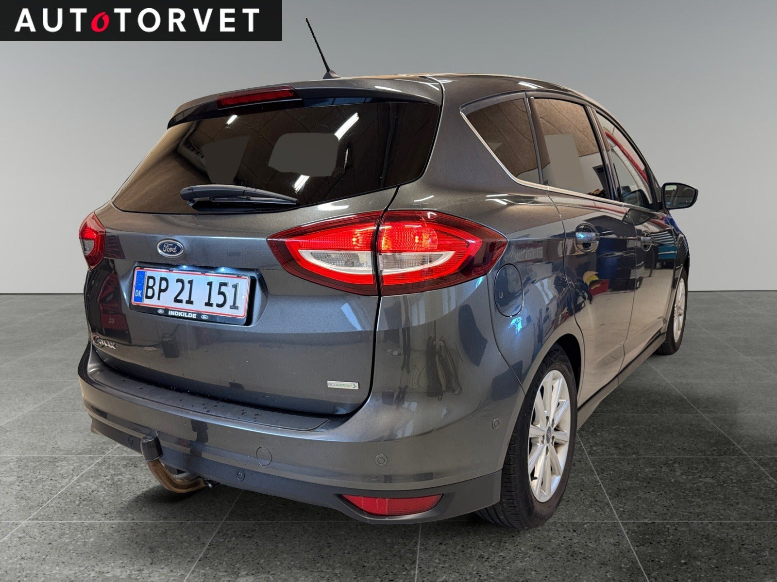 Grå Ford C-MAX fra 2017