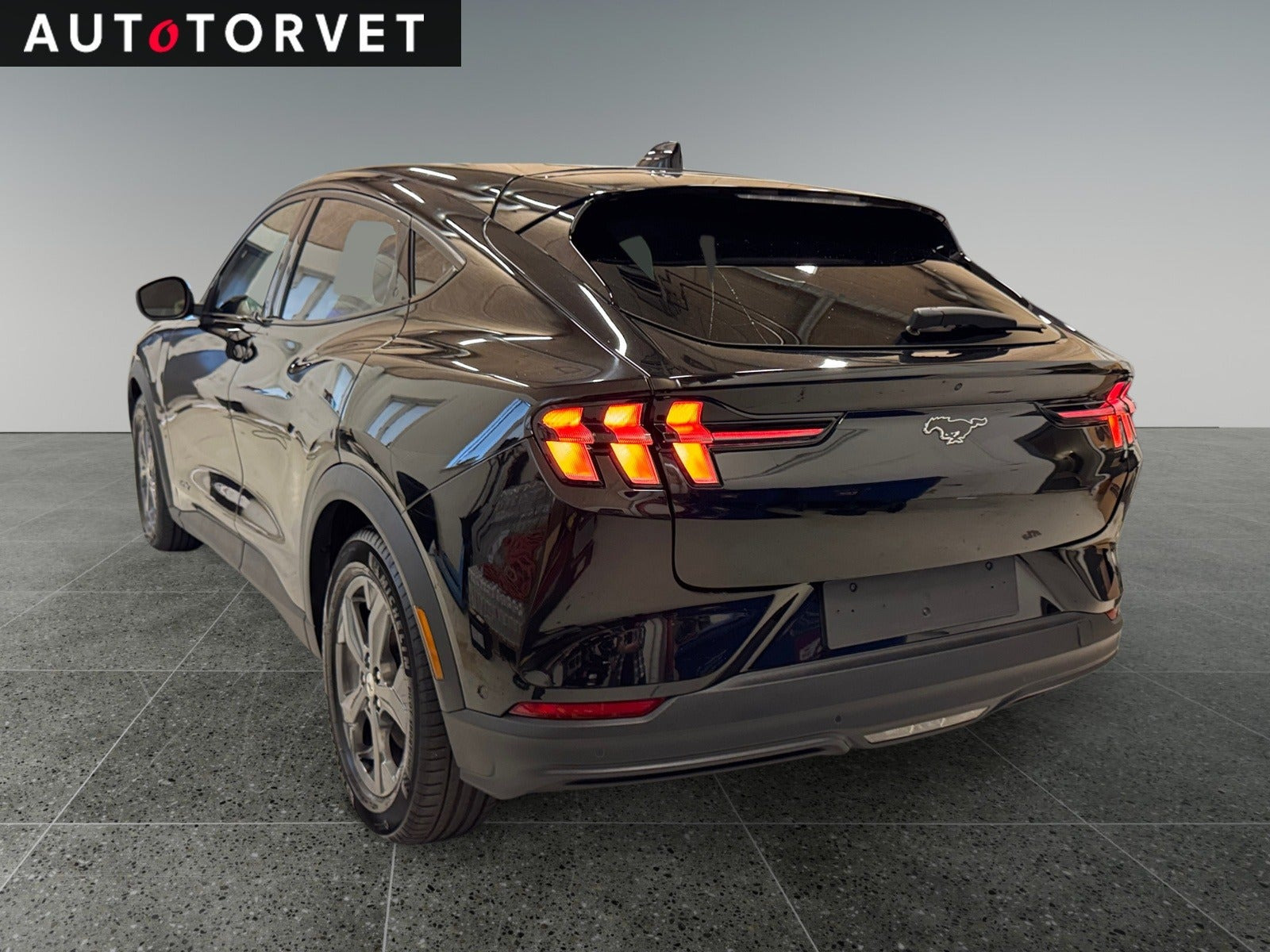 Sort Ford Mustang Mach-E fra 2022