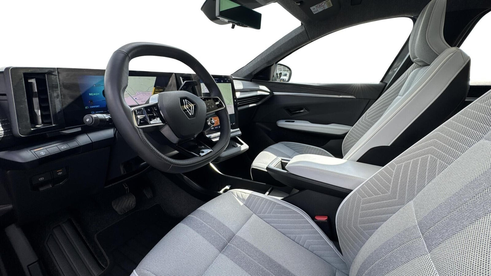 Grå Renault Scenic E-Tech fra 2024
