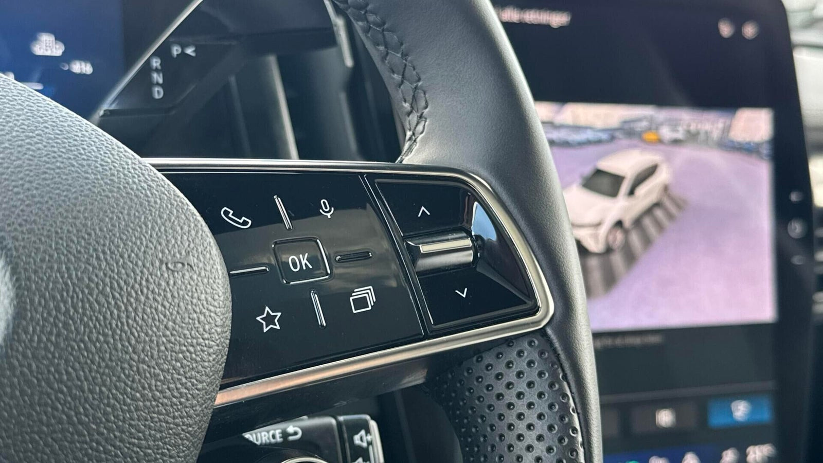 Grå Renault Scenic E-Tech fra 2024