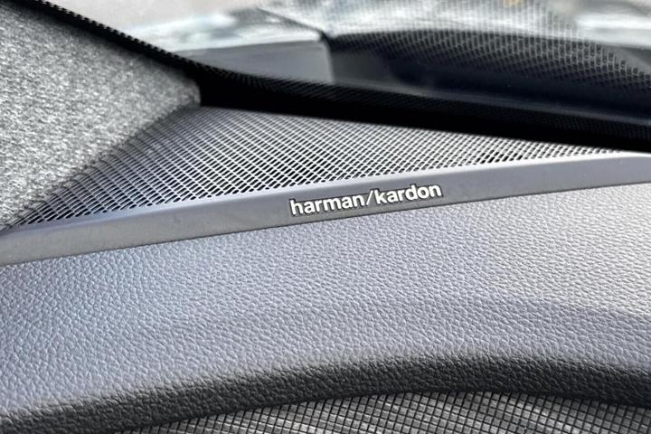 Grå Renault Scenic E-Tech fra 2024