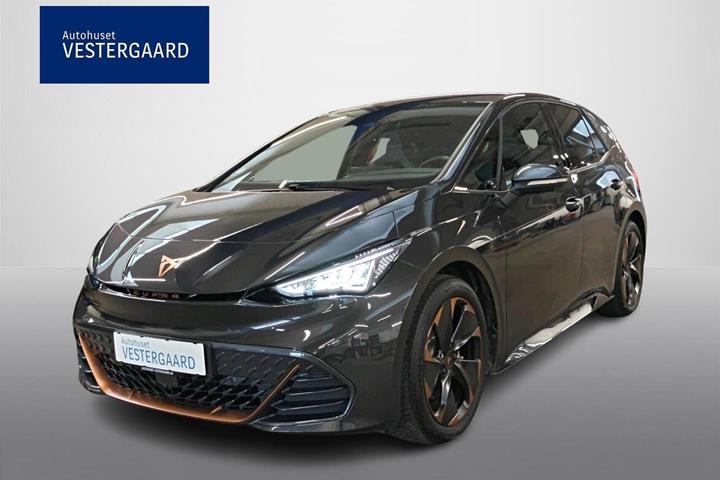 Grå Cupra Born fra 2024 set udefra