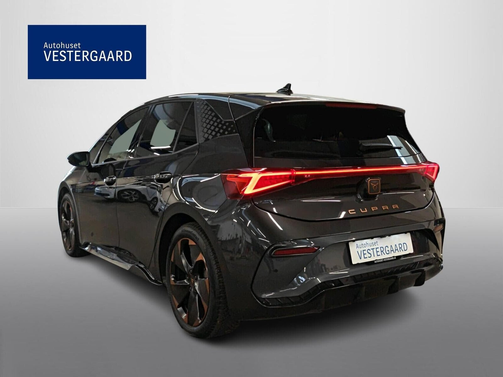 Grå Cupra Born fra 2024