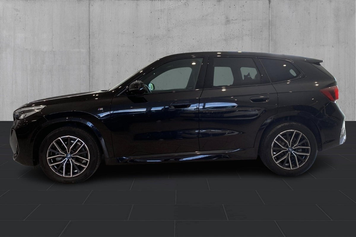 Sort BMW iX1 fra 2024