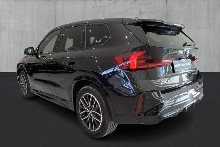 Sort BMW iX1 fra 2024