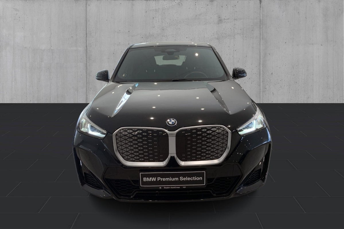 Sort BMW iX1 fra 2024